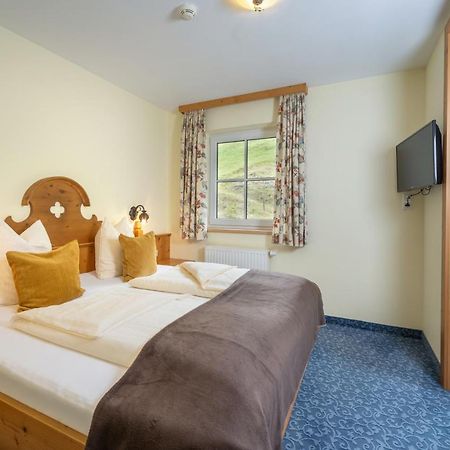 Naturhotel Huettenwirt Im Grossarltal Hüttschlag Esterno foto