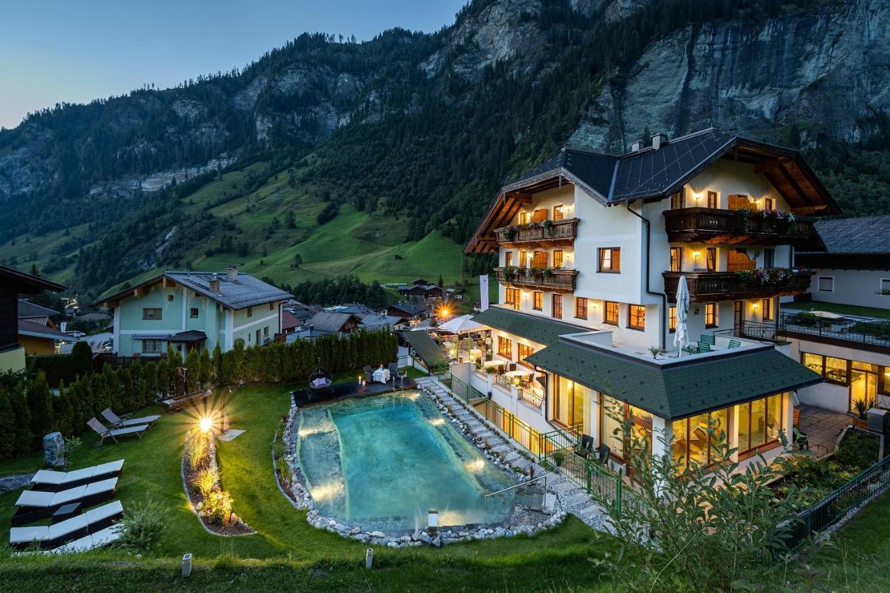 Naturhotel Huettenwirt Im Grossarltal Hüttschlag Esterno foto