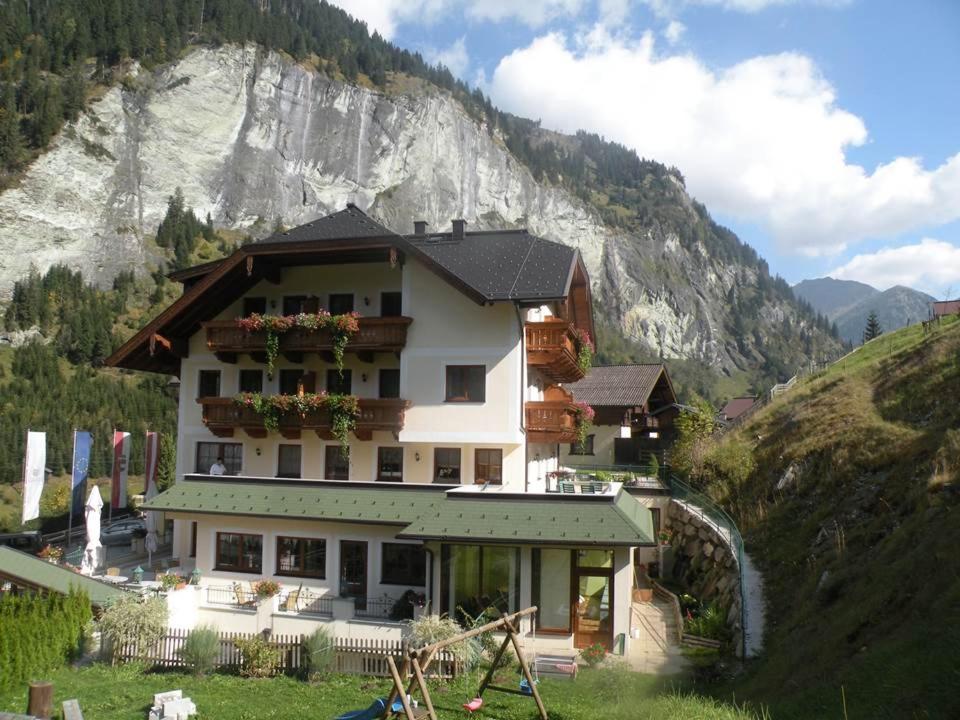 Naturhotel Huettenwirt Im Grossarltal Hüttschlag Esterno foto