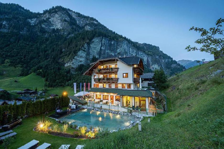 Naturhotel Huettenwirt Im Grossarltal Hüttschlag Esterno foto
